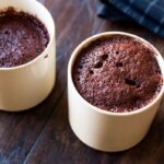 tarta de chocolate en taza
