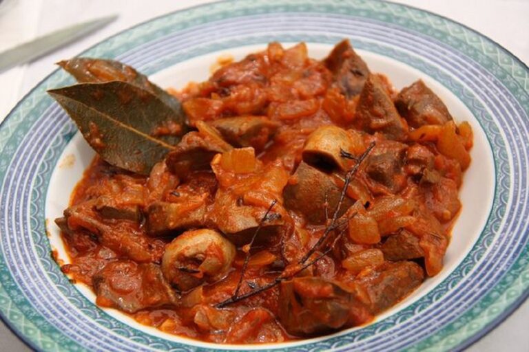 Despojos de cordero: receta sencilla y sabrosa con cebolla