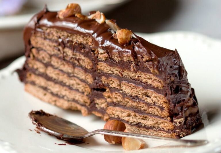 Tarta de galletas de chocolate: irresistiblemente desmenuzable y cremosa