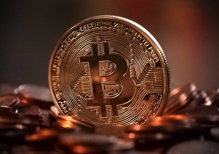 bitcoin il prezzo della regina delle criptovalute scende perche non e cosi sorprendente