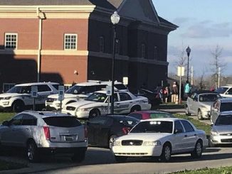 etudiant entre lecole tire