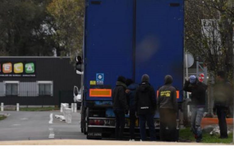 migrants conteneur rotterdam navire royaume uni