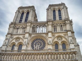 condamne pour l'homme assailant Notre Dame