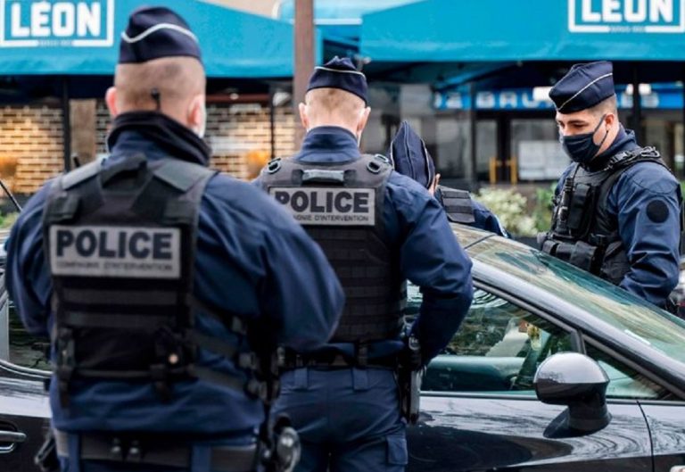 Cinq membres d'un groupuscule néonazi suspectés d'avoir organisé un attentat dirigé contre une loge maçonnique. Placés en guarde a vue mardi 21 septembre