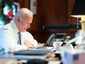 Le Congrès américain certifie officiellement la victoire de Joe Biden.