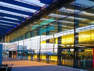 taxe sur les embrassades Gatwick