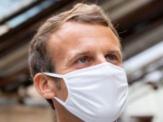 Macron: statut pour les officiers publics décédés