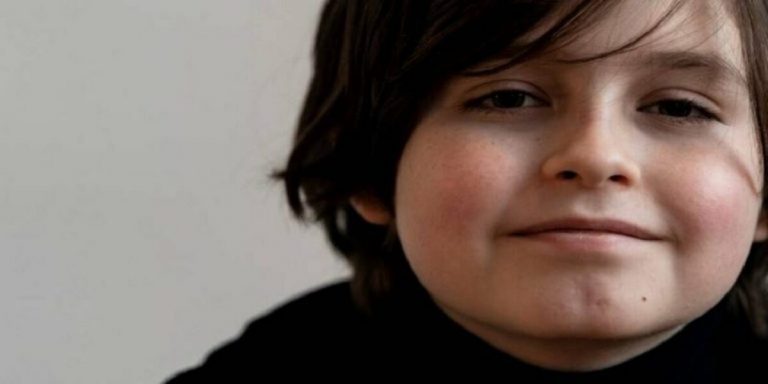 Un enfant de 11 ans obtient son diplôme universitaire avec mention très bien