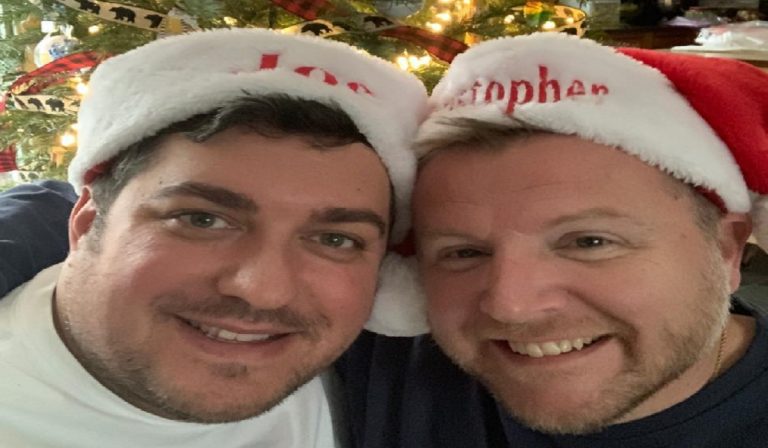 Le professeur Christopher Landis et son amoureux