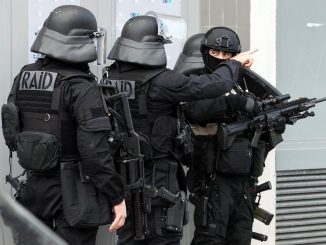 Tirs sur trois policiers de la BAC à Lyon. Le sniper en fuite