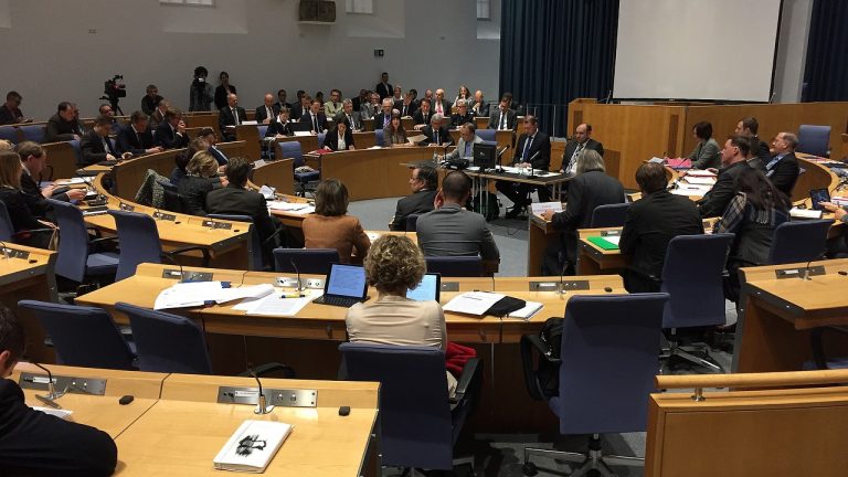 Prolongation du pass sanitaire adoptée par les députés