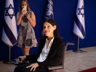 Cop26, ministre israélien en fauteuil roulant ne pouvant entrer en raison de barrières