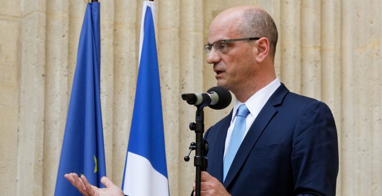 Le ministre de l'éducation narionale a modifié le protocole anti-covid-19 à l'école