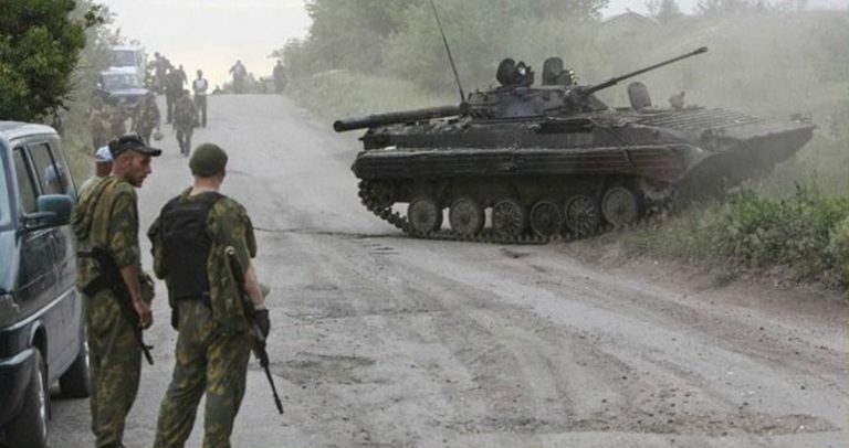 Risque d'invasion, Emmanuel Macron accélère les pouparlers