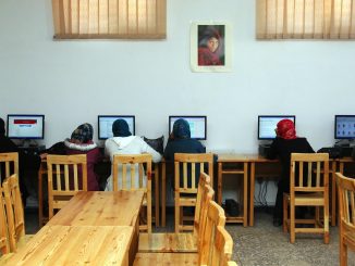 Afghanistan: certaines universités rouvrent avec des étudiantes