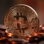 bitcoin il prezzo della regina delle criptovalute scende perche non e cosi sorprendente