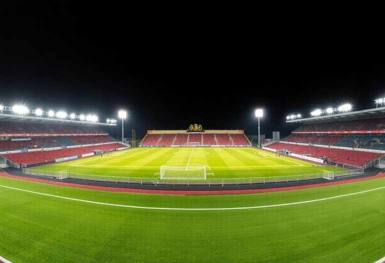 1216x832 30 21 00 27 157961207