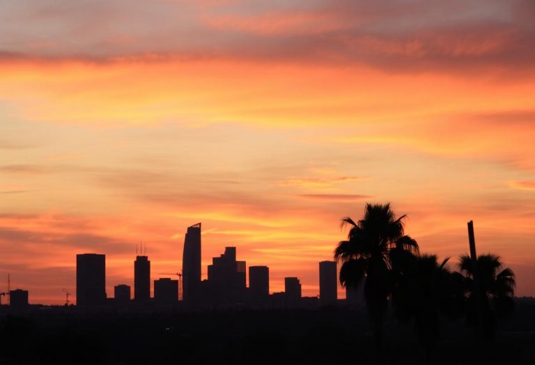 1216x832 16 12 45 33 945680329